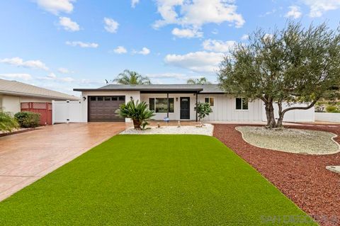 Photo of 16731 Acena Dr. Dr, San Diego, CA 92128 (MLS # 250040852SD)