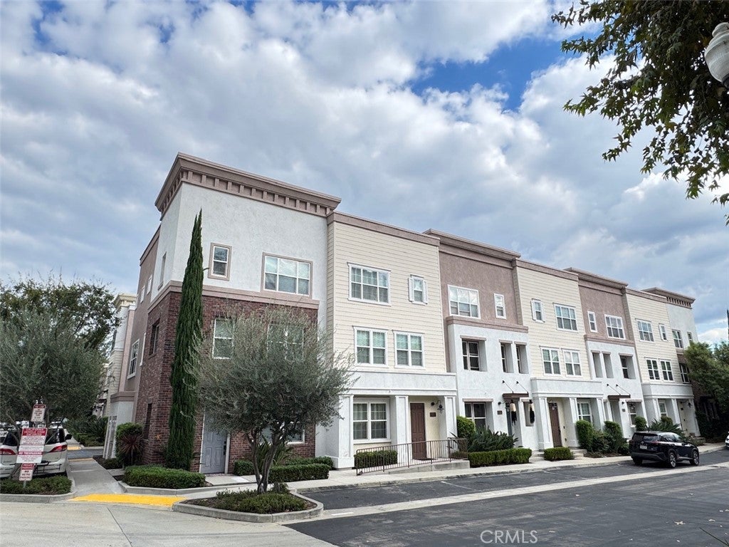 Photo of 150 E Commercial ST, San Dimas, CA 91773 (MLS # AR26230416)