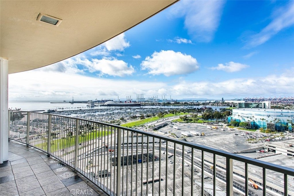 700 E Ocean Boulevard