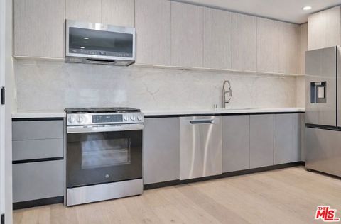 Photo of 8261 1/2 W 4th Street, Los Angeles, CA 90048 (MLS # 26647647)