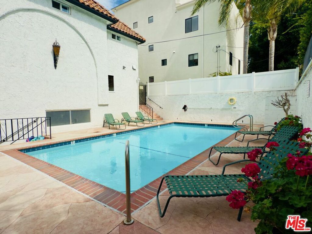 Photo of 14332 Dickens Street #10, Sherman Oaks, CA 91423 (MLS # 26641321)