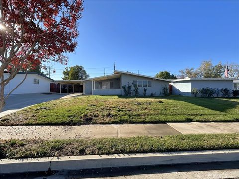 Photo of 948 Barbra Lane, Redlands, CA 92374 (MLS # IG26117177)