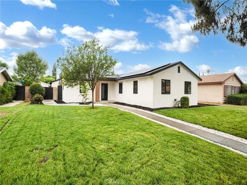 7055 Fallbrook Avenue West Hills CA 91307