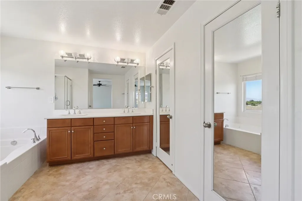 Hemet, California 92543, United States, 5 Bedrooms Bedrooms, ,3 BathroomsBathrooms,Residential,Active,187239