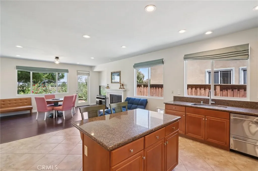 Hemet, California 92543, United States, 5 Bedrooms Bedrooms, ,3 BathroomsBathrooms,Residential,Active,187239