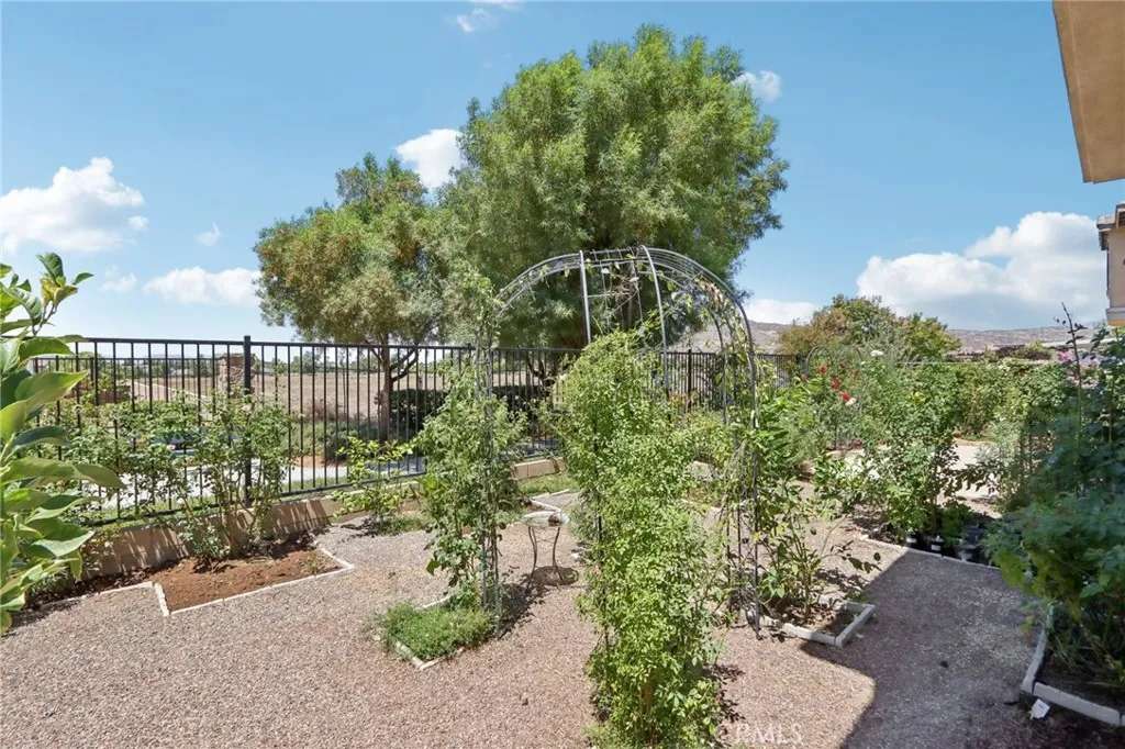 Hemet, California 92543, United States, 5 Bedrooms Bedrooms, ,3 BathroomsBathrooms,Residential,Active,187239