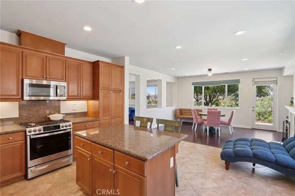 Hemet, California 92543, United States, 5 Bedrooms Bedrooms, ,3 BathroomsBathrooms,Residential,Active,187239