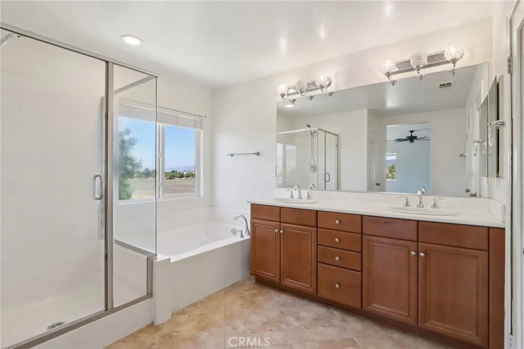 Hemet, California 92543, United States, 5 Bedrooms Bedrooms, ,3 BathroomsBathrooms,Residential,Active,187239