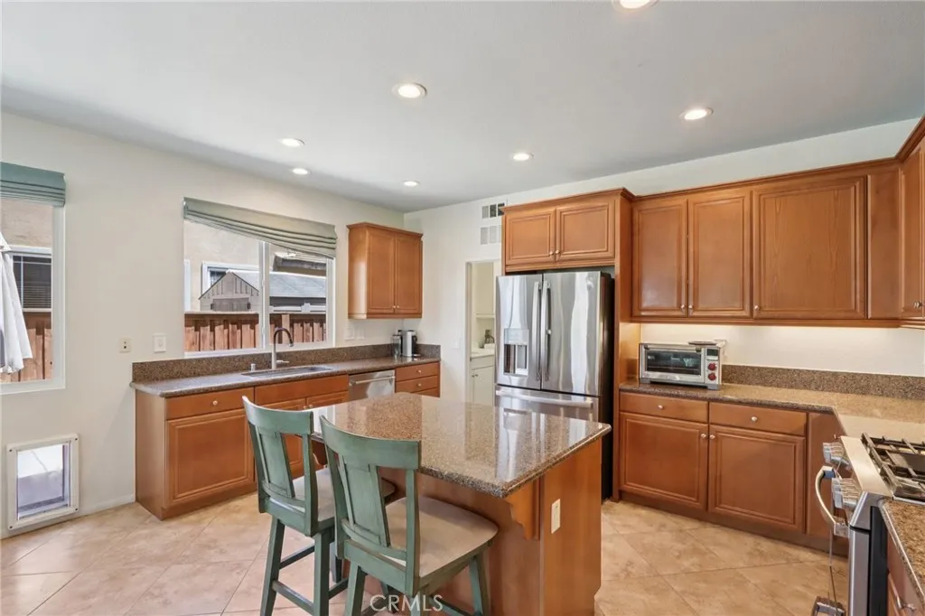 Hemet, California 92543, United States, 5 Bedrooms Bedrooms, ,3 BathroomsBathrooms,Residential,Active,187239