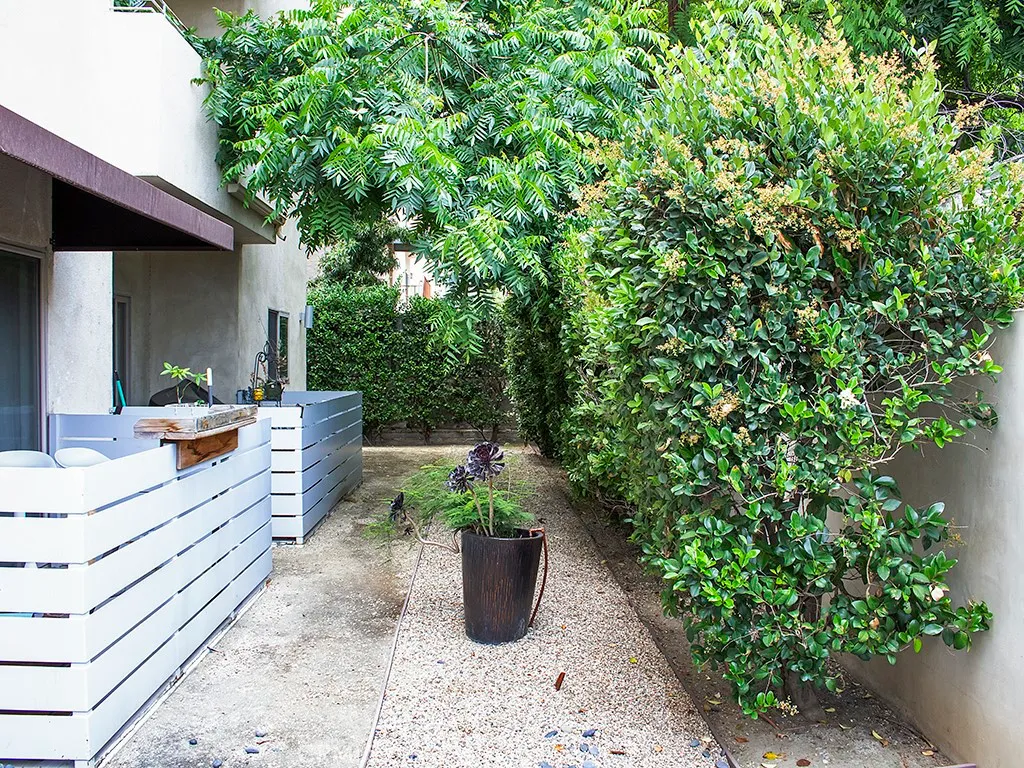 North Hollywood, California 91601, United States, 2 Bedrooms Bedrooms, ,3 BathroomsBathrooms,Residential,Active,146044