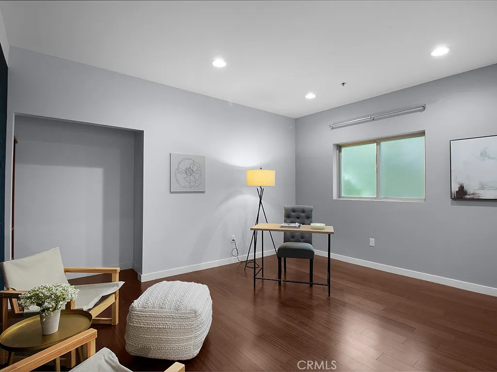 North Hollywood, California 91601, United States, 2 Bedrooms Bedrooms, ,3 BathroomsBathrooms,Residential,Active,146044