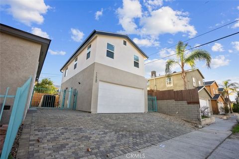 Photo of 11560 Archwood Street, North Hollywood, CA 91606 (MLS # GD26066899)
