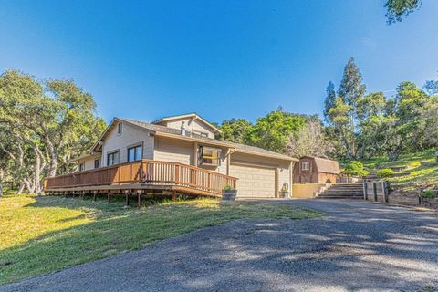 Photo of 6959 Valle Pacifico Road, Salinas, CA 93907 (MLS # ML82041624)