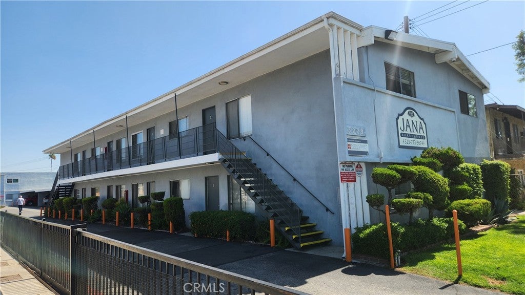 5029 Santa Ana