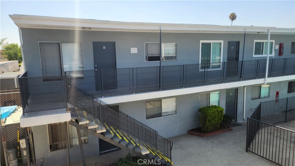 5029 Santa Ana
