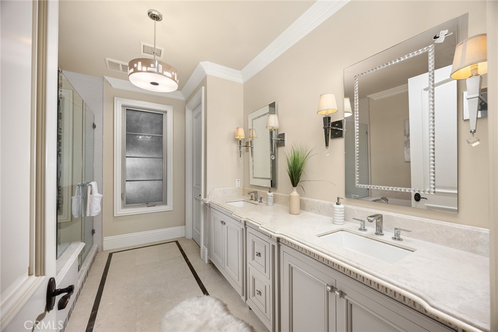 Arcadia, California, 91006, United States, 5 Bedrooms Bedrooms, ,6 BathroomsBathrooms,Residential,Active,2036030
