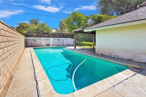 Tiny photo for 1027 Le Conte Dr, Riverside, CA 92507 (MLS # HD26085835)
