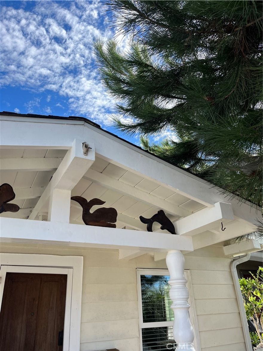 Welcome to your Huntington Beach escape! Located just a short stroll from the sand, surf, and iconic Main Street, this spacious home is perfect for families, groups, or anyone looking to soak up the laid-back SoCal lifestyle.
The Space
2 Bedrooms: Thoughtfully designed for comfort, including a cozy queen bed and a fun bunk room.
1 Bathrooms: Bright and convenient, with fresh linens provided.
Open Living Area: Relax in the airy living room with plenty of seating, a smart TV, and a foosball table for game nights.
Fully Equipped Kitchen: Cook at home with modern appliances, ample counter space, and everything you need to share meals together.
Backyard & Outdoor Space: Enjoy fresh coastal air in the private yard—ideal for morning coffee or winding down after the beach.
Sleeping arrangements:
1 Queen Bed
1 Queen & Twin Bunk Bed
1 Pull-Out Sofa Bed
Sleeps Up To 6 Comfortably
LocationHighlights
2 Blocks to the Beach – Grab your board or beach towel and you’re there in minutes.
Walkable to Downtown HB – Explore Main Street’s dining, coffee shops, and nightlife.
Close to Pacific City – Perfect for shopping, oceanfront dining, and rooftop cocktails.
Whether you’re planning a surf trip, a family getaway, or a friends’ retreat, there’s room for everyone to relax and recharge.
Extras
Free high-speed WiFi
Washer & dryer
Onsite parking
Family-friendly layout