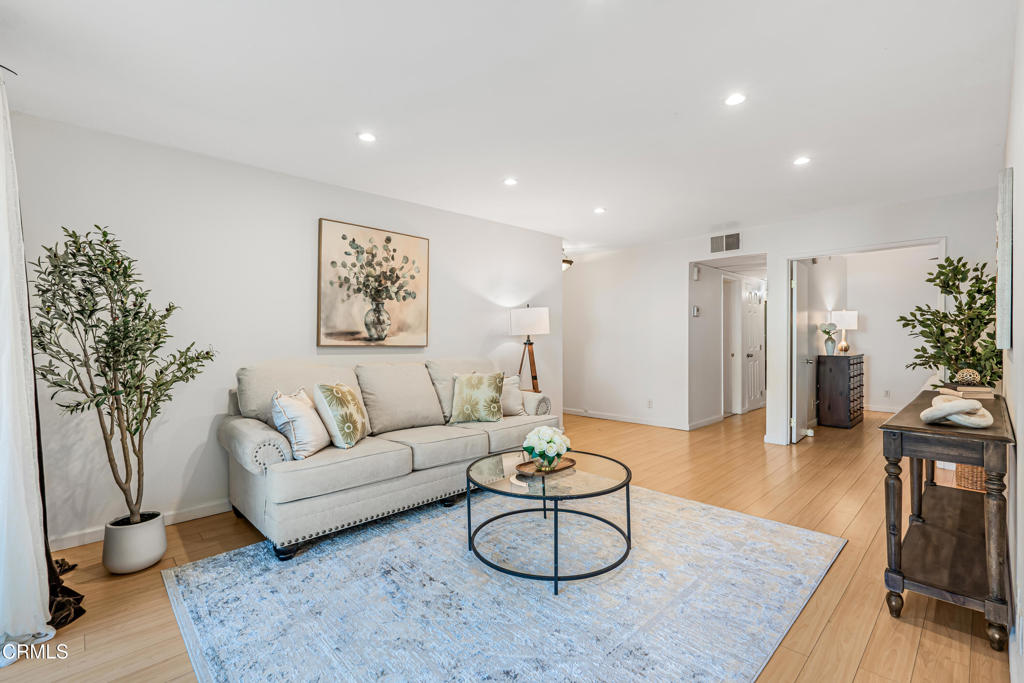 4722 Park Granada 206