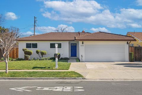 Photo of 3686 Kirk Road, San Jose, CA 95124 (MLS # ML82037404)