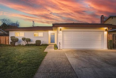 Photo of 3686 Kirk Road, San Jose, CA 95124 (MLS # ML82037404)