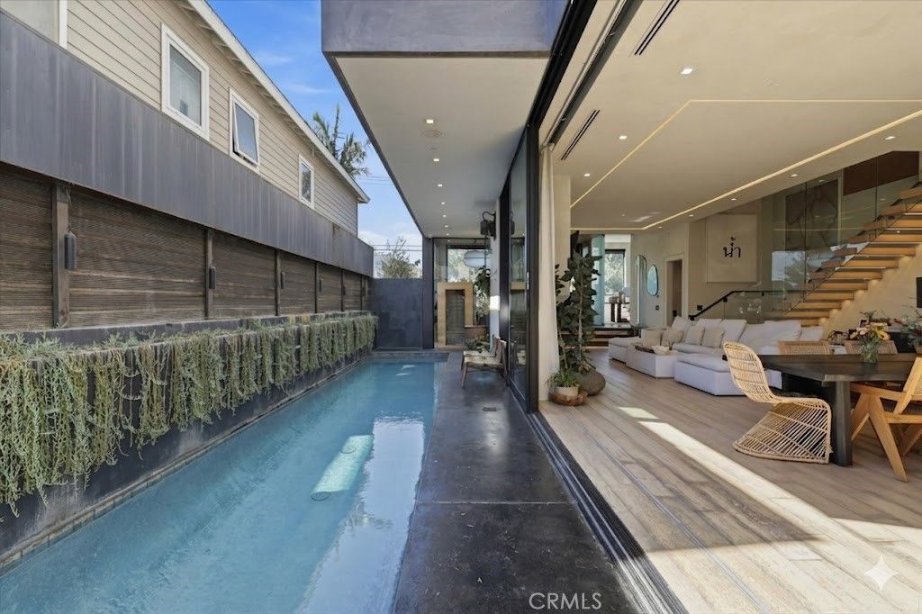 Photo of 750 California Avenue, Venice, CA 90291 (MLS # SB26049004)