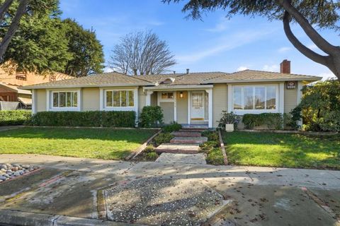 Photo of 3308 Oxford Lane, San Jose, CA 95117 (MLS # ML82037429)