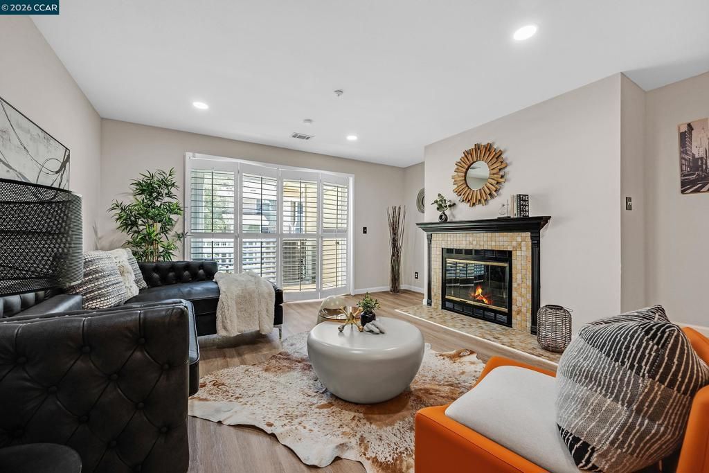 Photo of 2617 Oak Rd Rd #C, Walnut Creek, CA 94597 (MLS # 41121042)