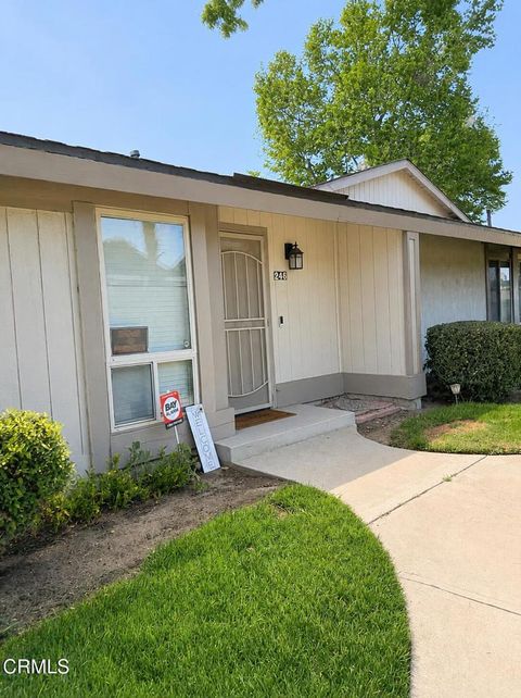 Photo of 246 W Vineyard Avenue, Oxnard, CA 93036 (MLS # V1-36835)