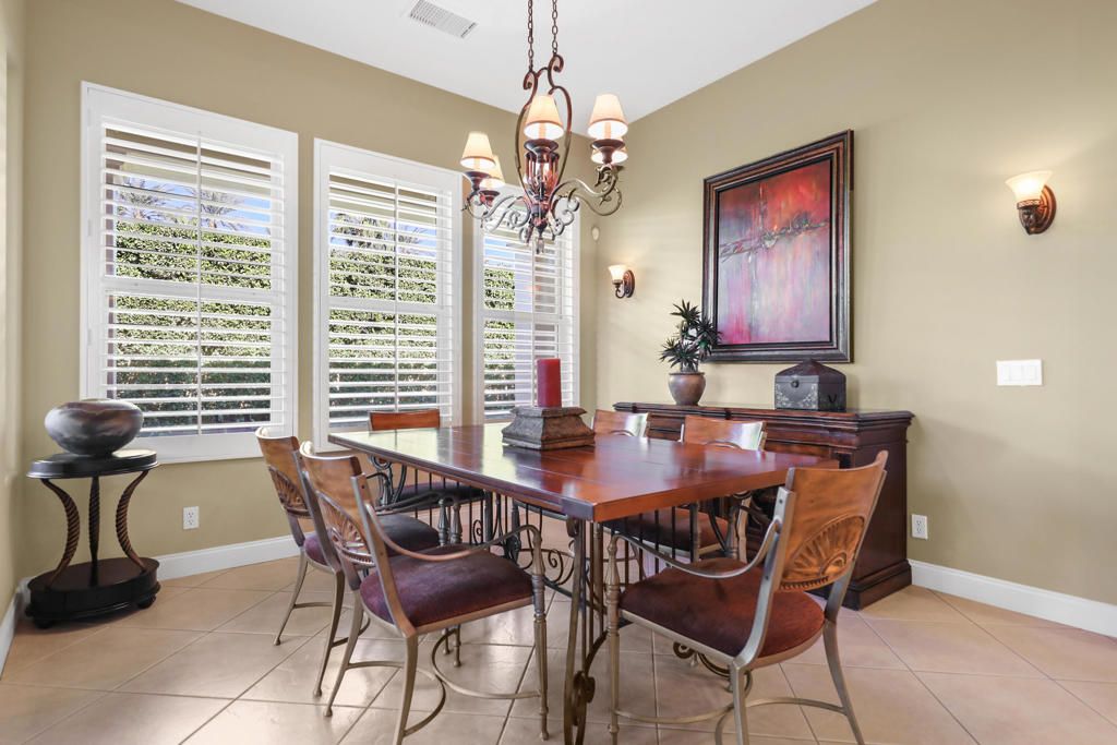 listing image 130724478610925907281