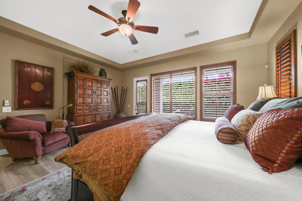 listing image 130726469958013803446