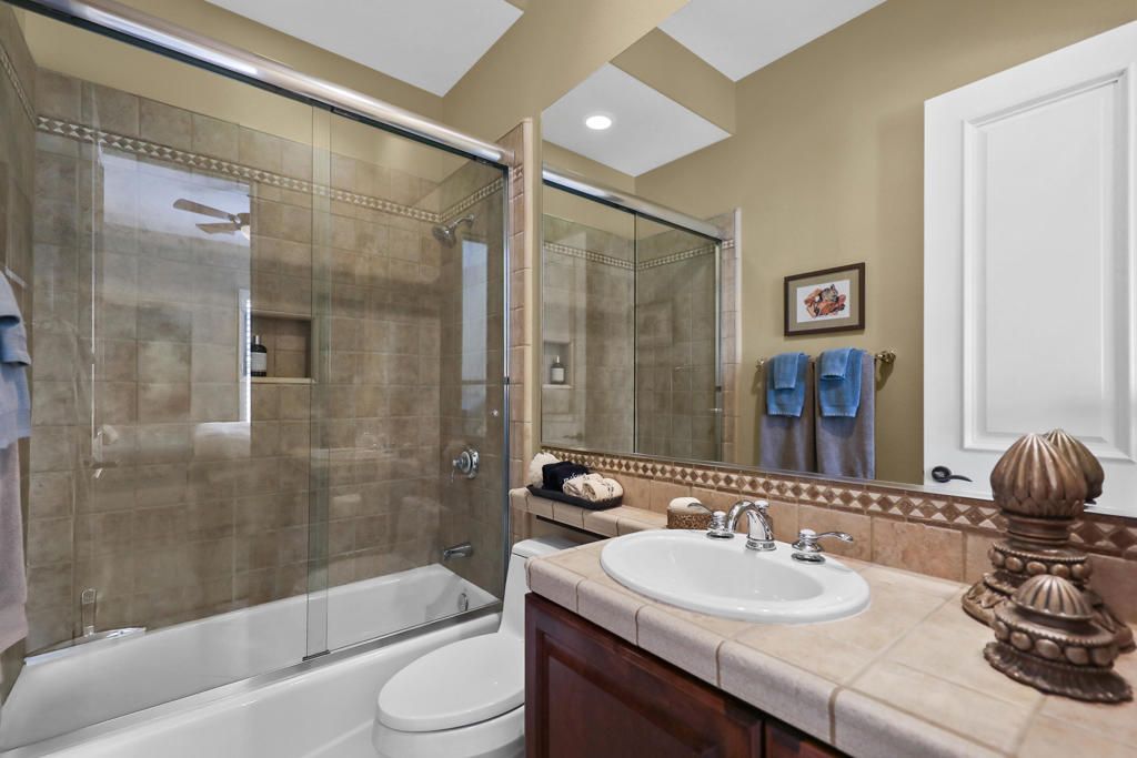 listing image 130722314792542216333