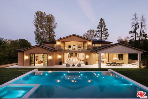 Photo of 5287 Round Meadow Road, Hidden Hills, CA 91302 (MLS # 26789353)
