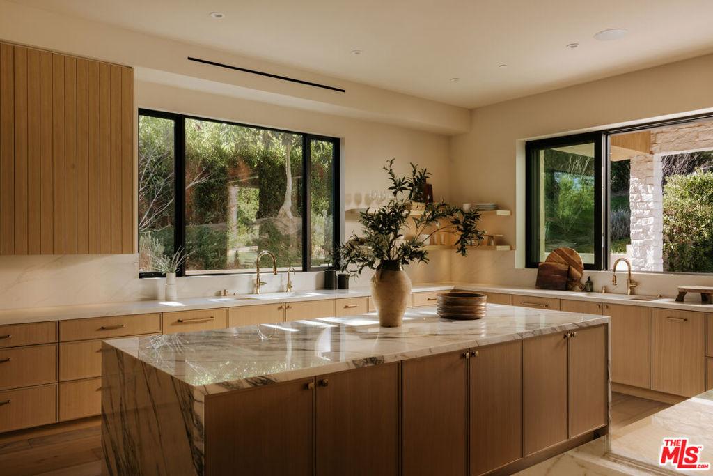 5287 Round Meadow Road