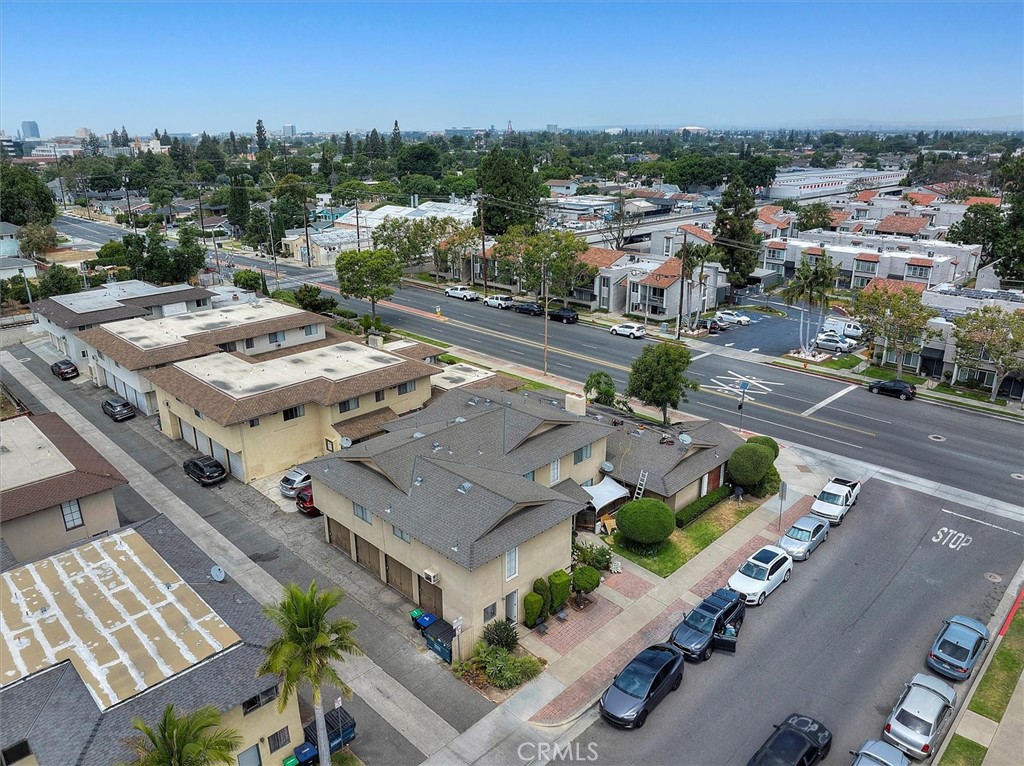 408 W La Veta Avenue