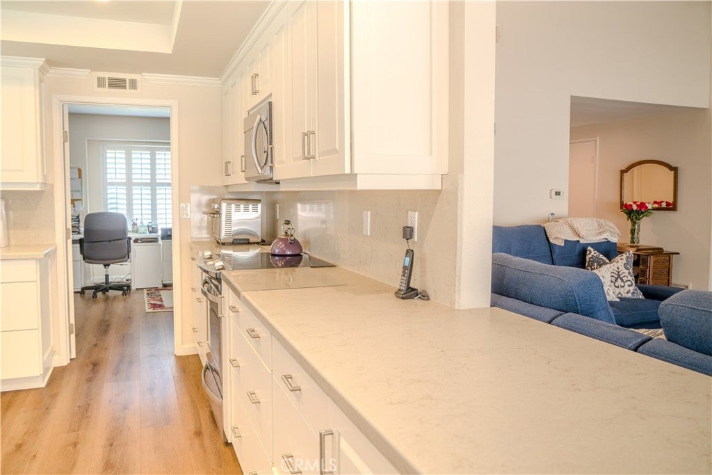 38011 Village 38
