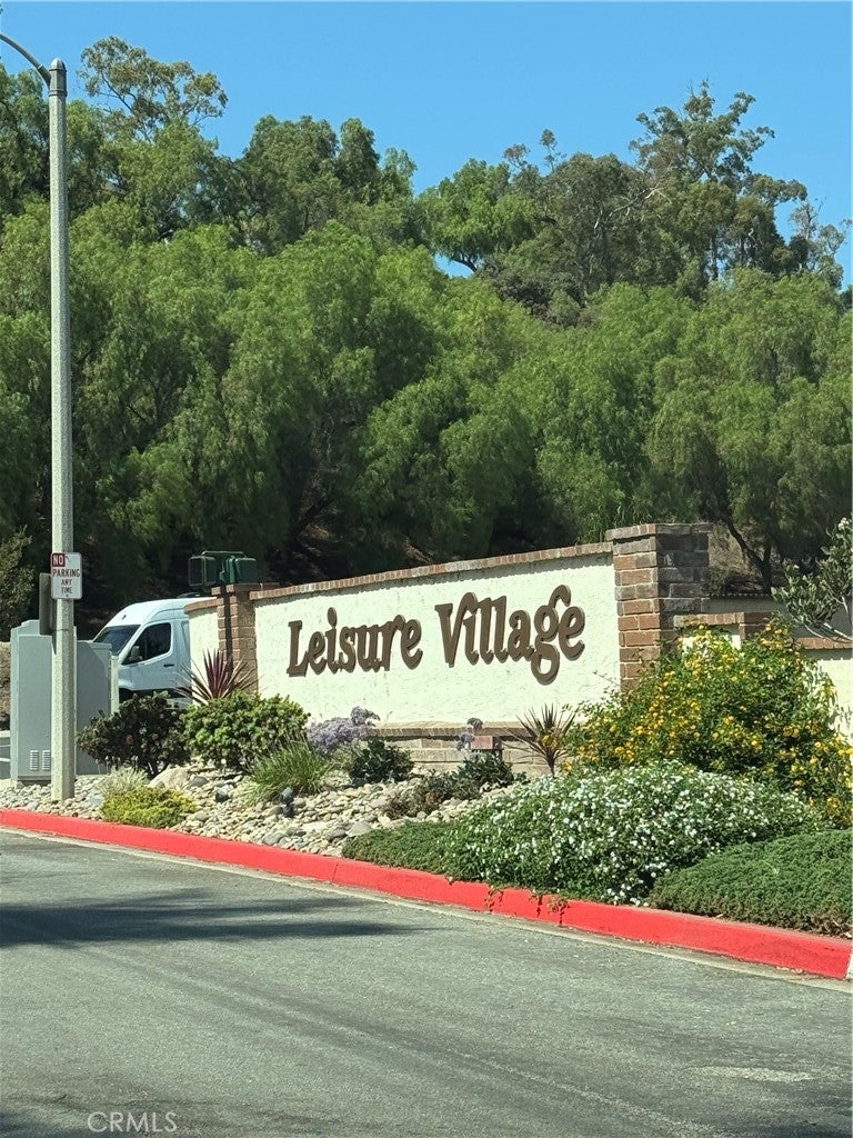 38011 Village 38