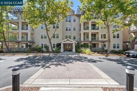 Photo of 1860 Tice Creek Dr #1153, Walnut Creek, CA 94595 (MLS # 41122011)