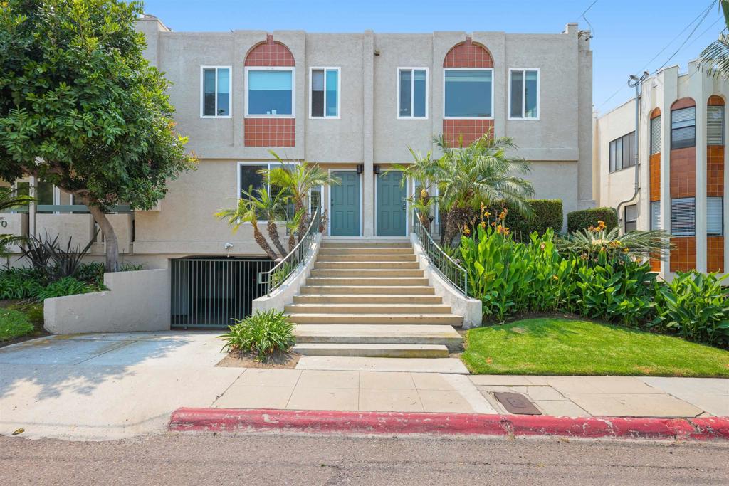 Great location in the heart of Crown Point! Just 2 blocks from Sail Bay and less than a mile from the Pacific Ocean. This bright condo features an open concept living area, a half bath, and in-unit laundry. Upstairs you will find 2 spacious bedrooms, each with its own en suite bathroom. There are 2 assigned parking spaces and a large storage closet in an underground, gated garage with direct access to the unit.