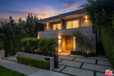 Photo of 853 N Curson Avenue, Los Angeles, CA 90046 (MLS # 26670657)