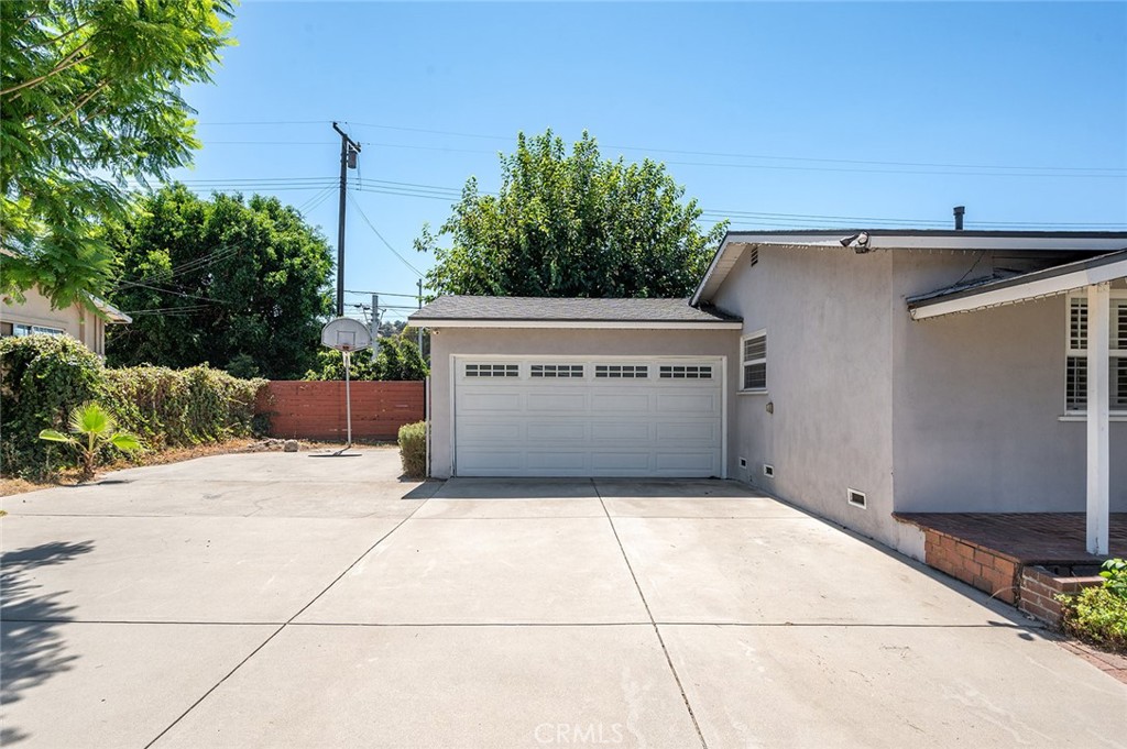 1032 E Lemon Avenue