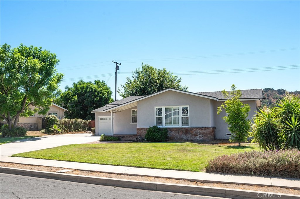 1032 E Lemon Avenue