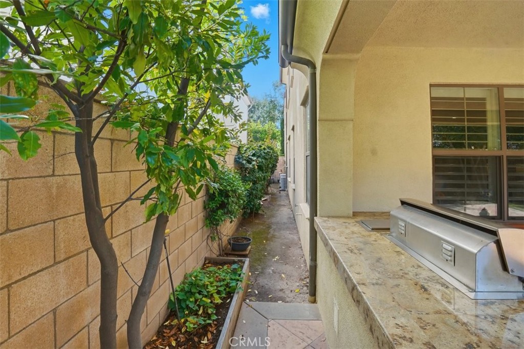 La Cresta - Residential