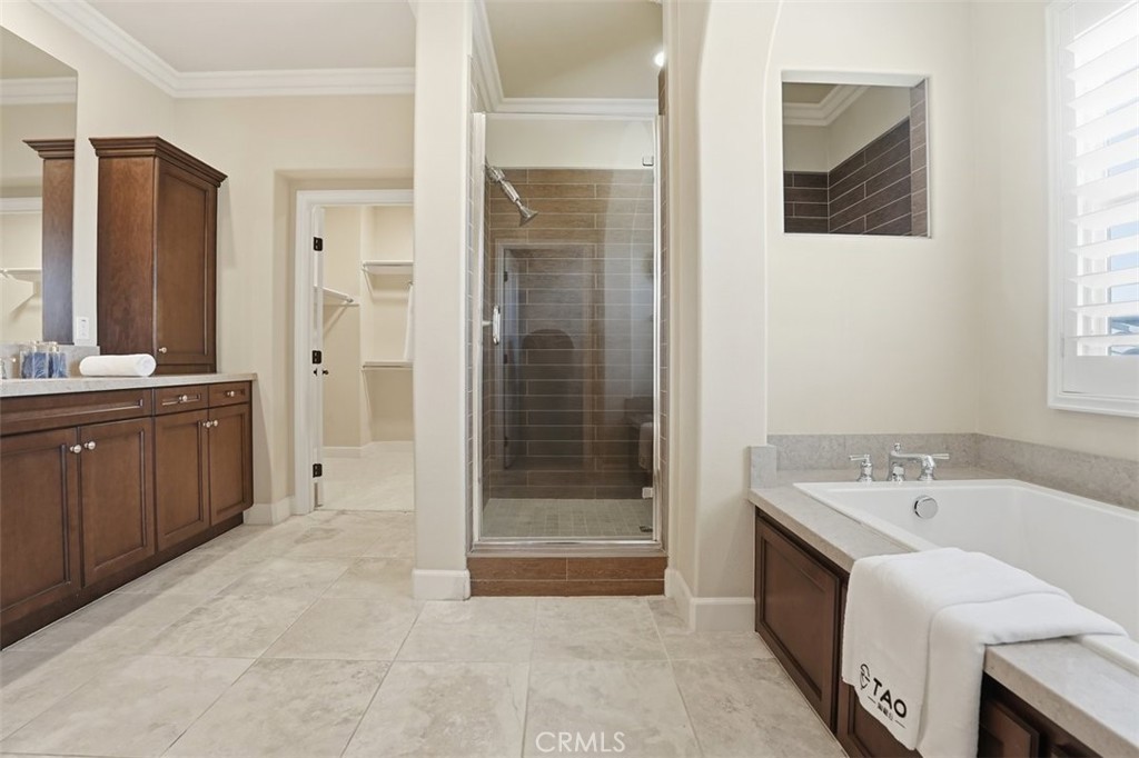 La Cresta - Residential