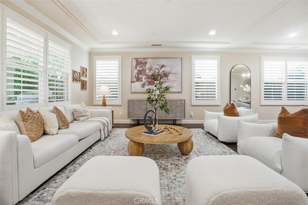 La Cresta - Residential