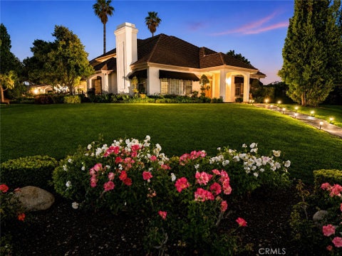 Photo of 1506 Crestview Rd, RD, Redlands, CA 92374 (MLS # SW26118093)