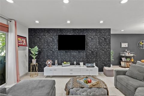 6752 Hillpark Los Angeles CA 90068