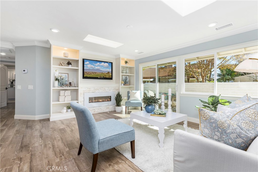 2046 Via Mariposa E Unit P