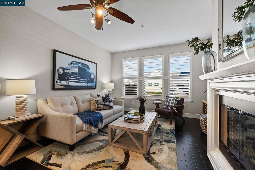 BENICIA MARINA - Residential