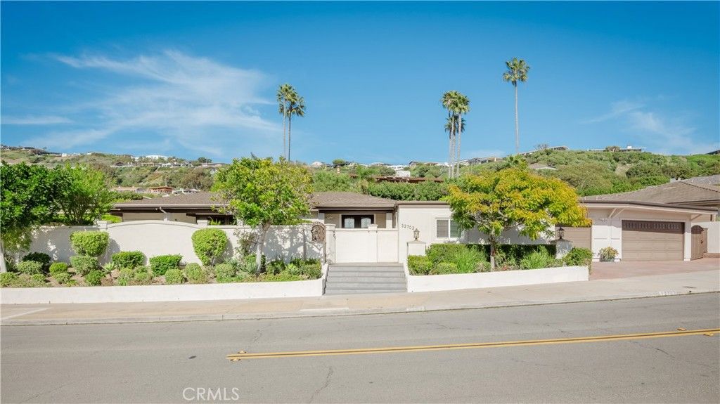 Photo of 32702 Seven Seas Dr, Dana Point, CA 92629 (MLS # LG26049370)